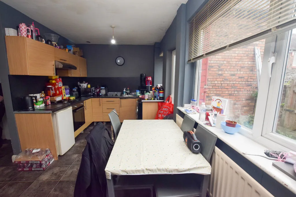 Crescent Road, Hadley, TF1, photo 4