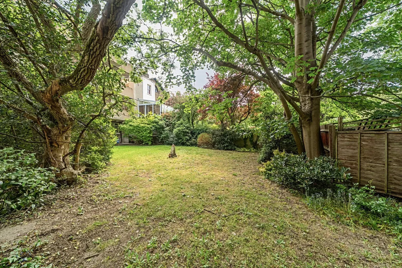 Blackheath Village, SE3, photo 3