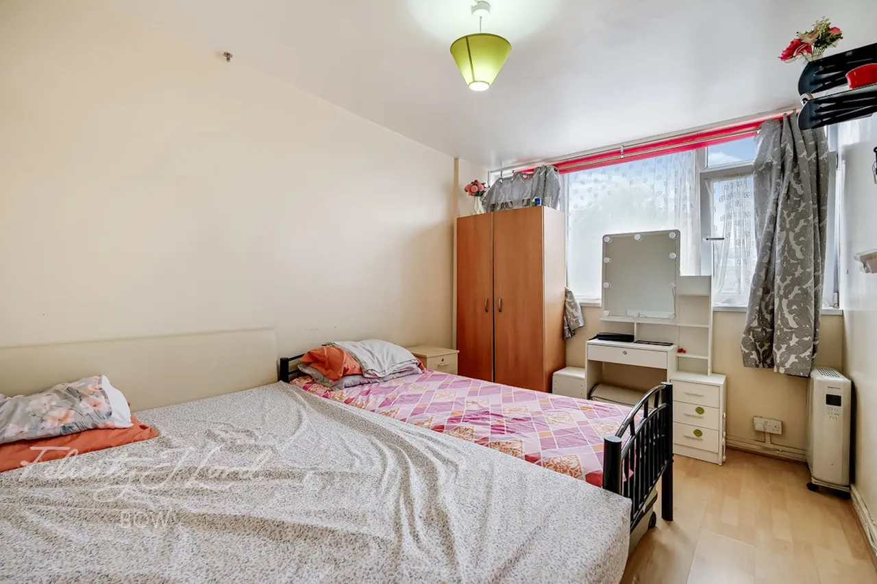 Hobday Street, London, photo 6