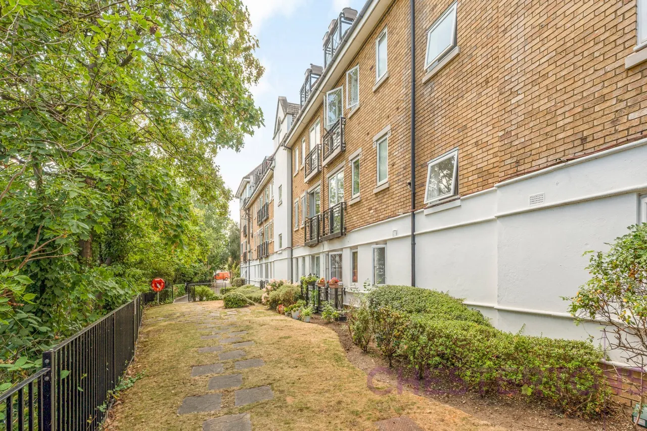 Riverside Court, Blackheath, SE3, photo 12