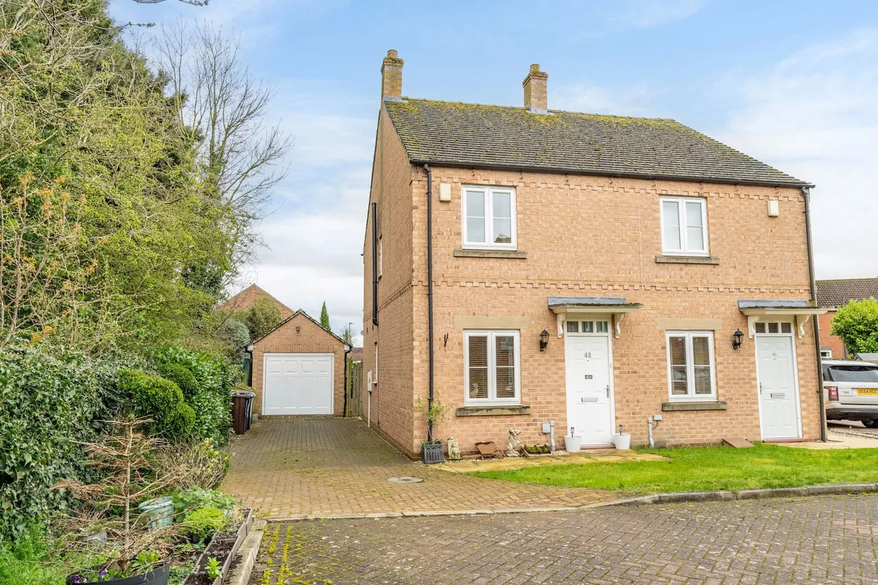 2 bed house for sale — Holmefield Close, Brayton, YO8 9LR