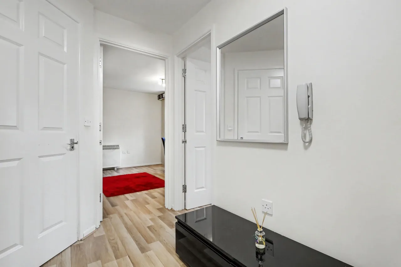 Hudson Way, London, N9, photo 11