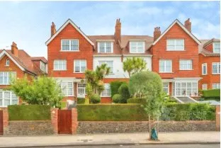 4 bed flat to rent — Bracknell Gardens, London, NW3 7EB