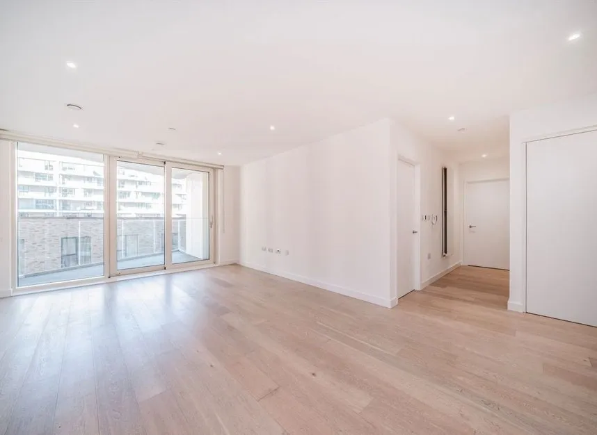 Royal Crest Avenue, Royal Wharf, E16, photo 2