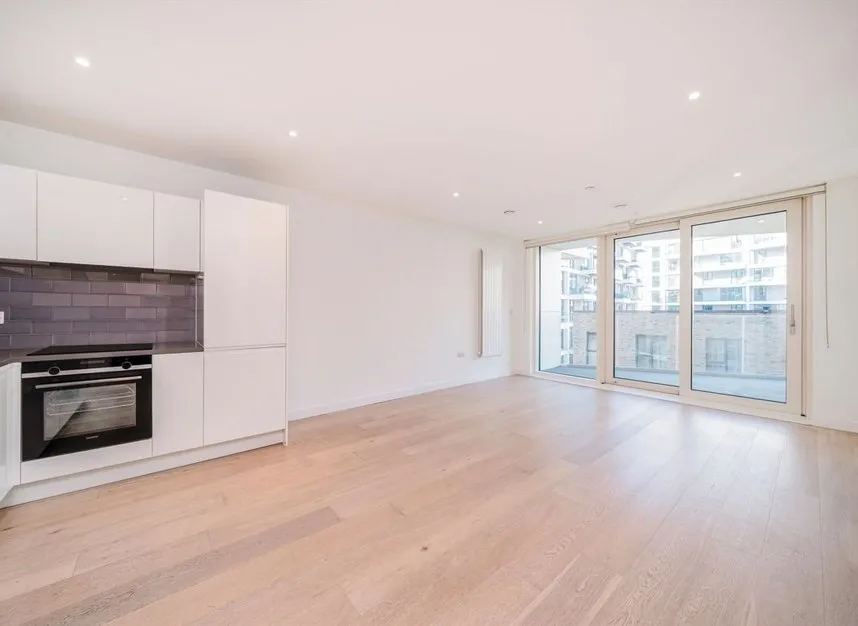 Royal Crest Avenue, Royal Wharf, E16, photo 9