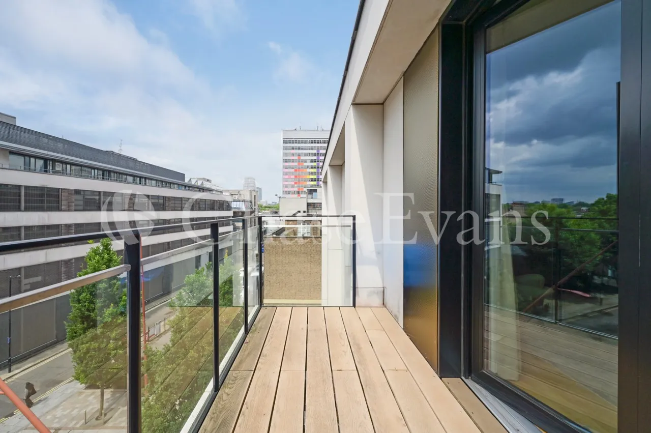 St Gabriel Walk, One The Elephant, Elephant & Castle, London, SE1, photo 12