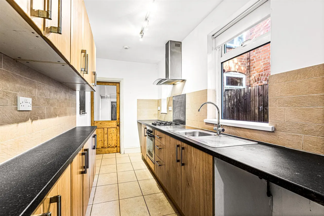 Knighton Fields Road East, Knighton Fields, LE2, photo 9