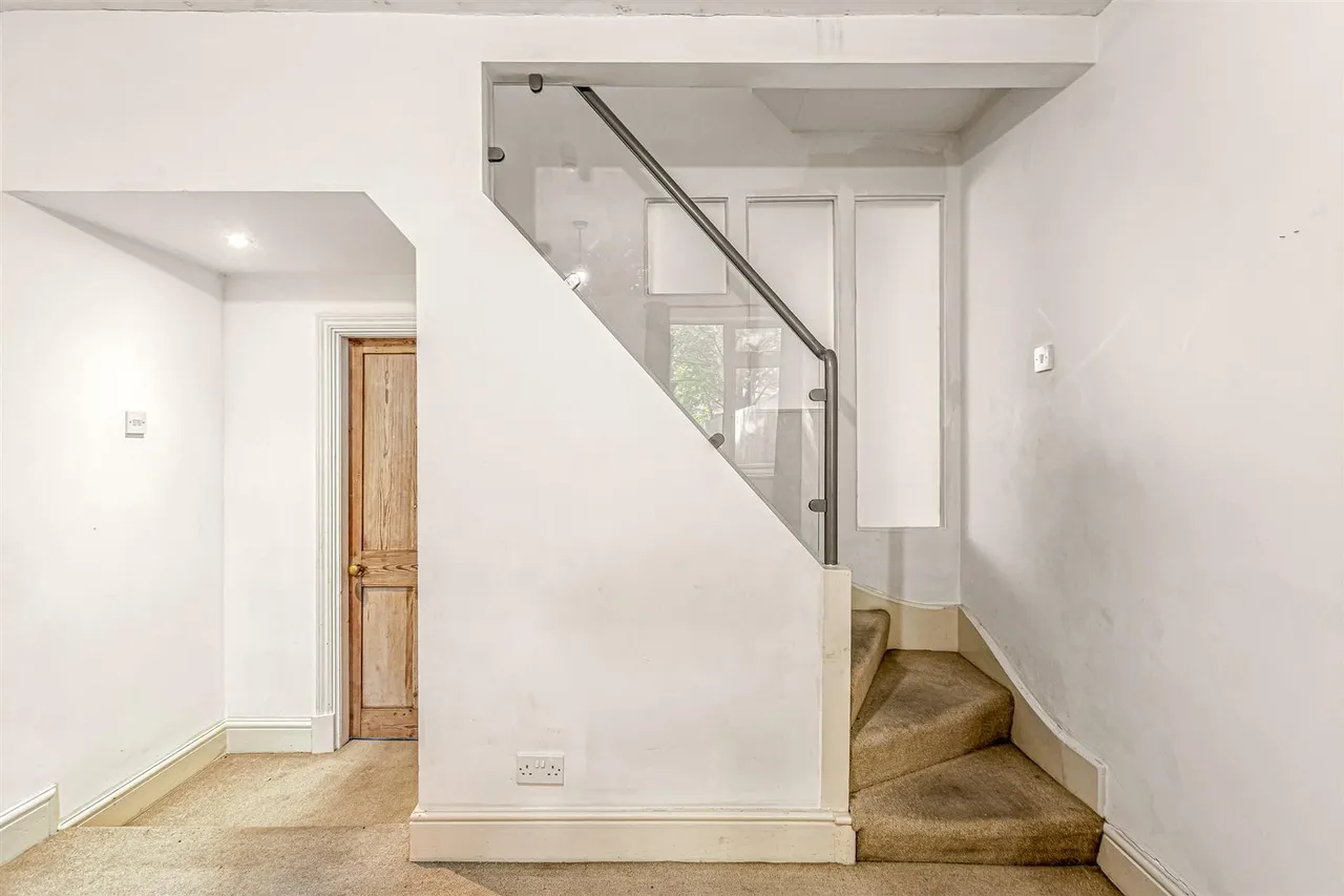 Knighton Fields Road East, Knighton Fields, LE2, photo 8