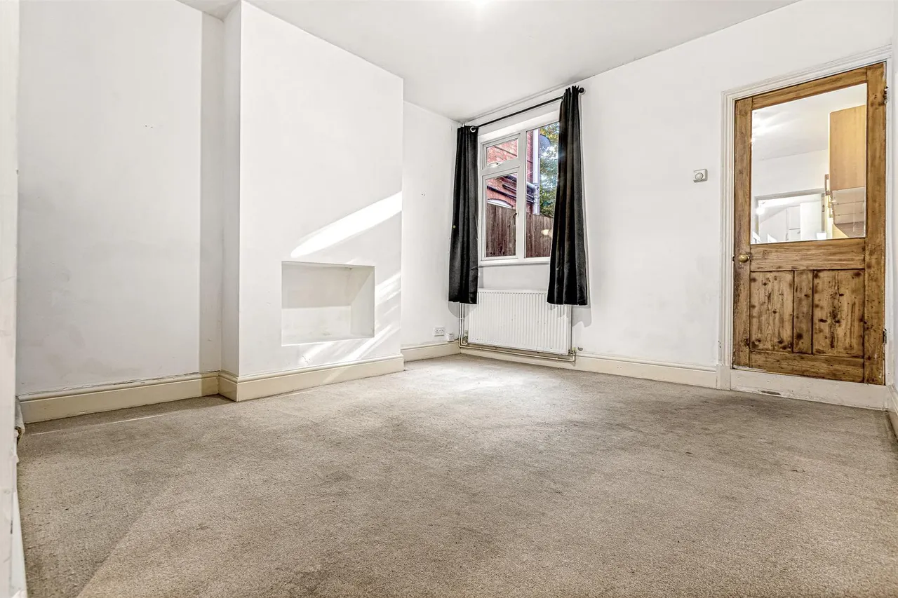 Knighton Fields Road East, Knighton Fields, LE2, photo 6