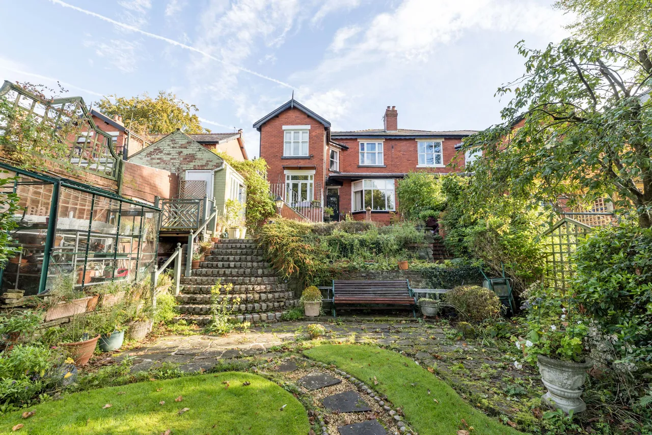Wigan Lane, Whitley, WN1, photo 20