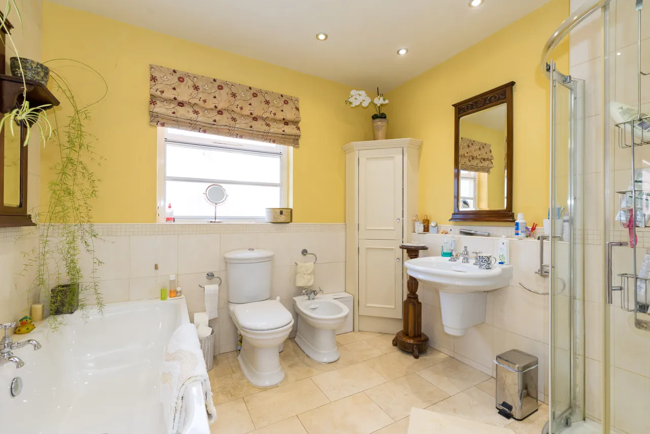 Wigan Lane, Whitley, WN1, photo 15