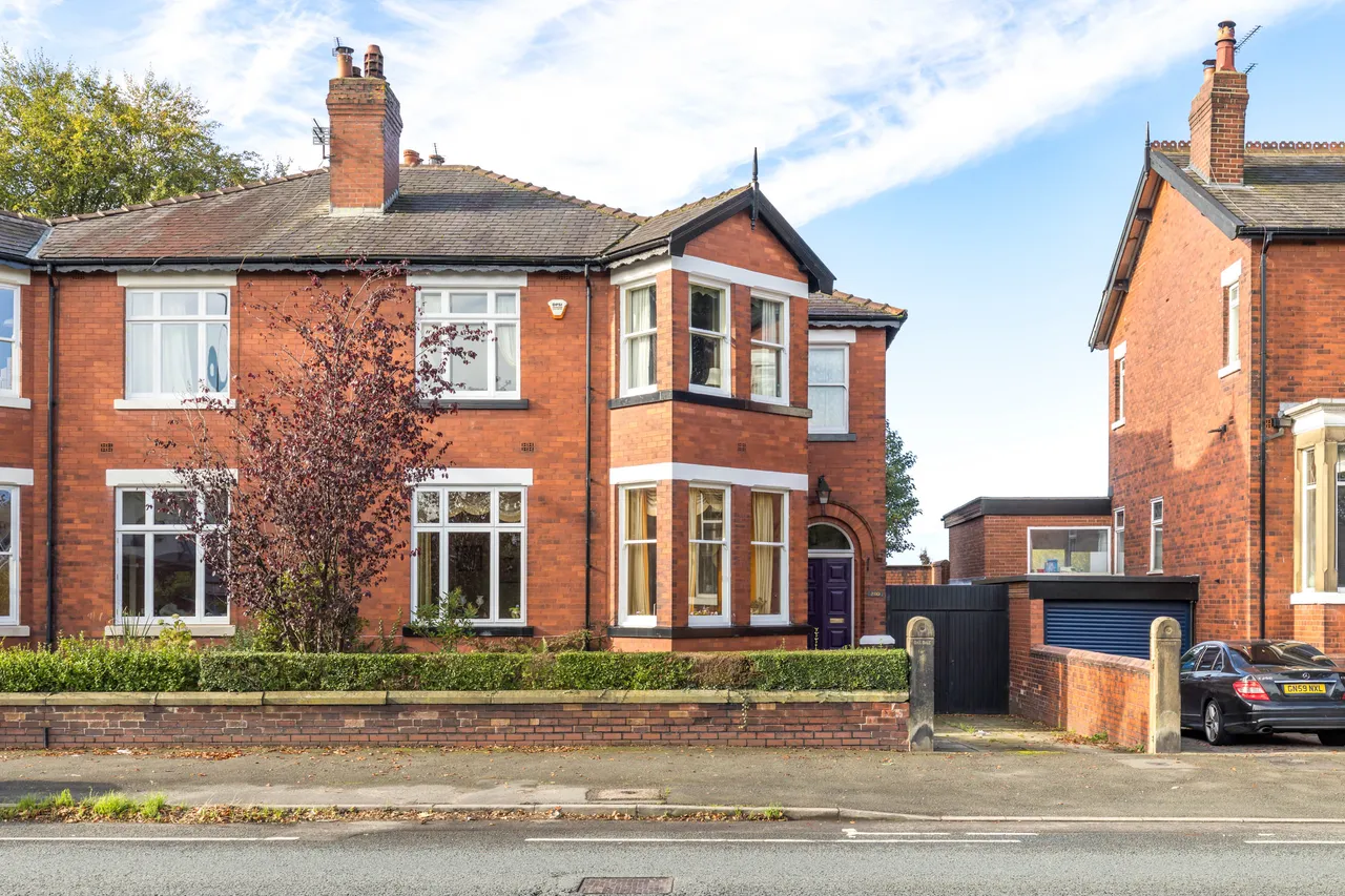 4 bed house for sale, Wigan Lane, Whitley, WN1