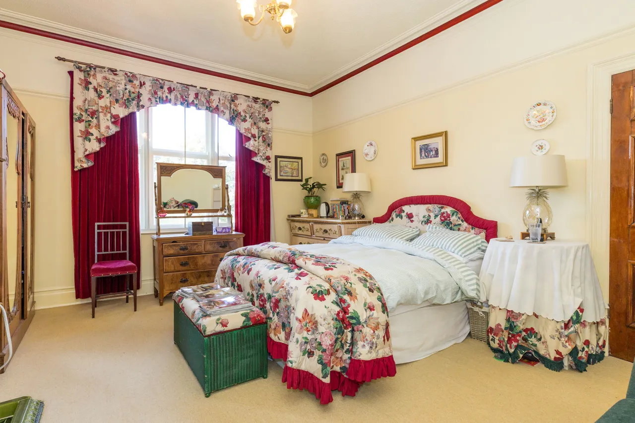 Wigan Lane, Whitley, WN1, photo 12