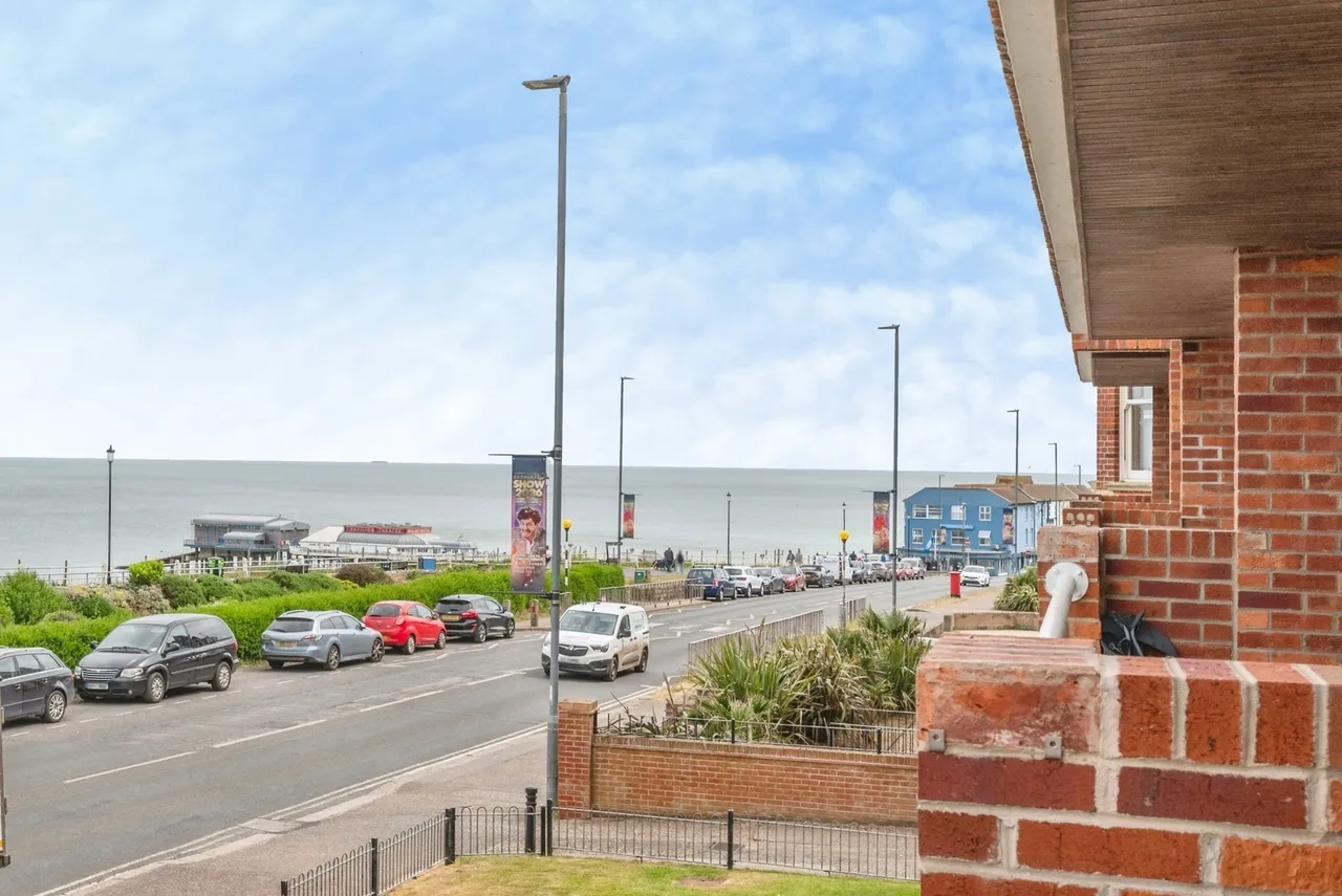 2 bed flat for sale — Albany Court, Cromer, Norfolk, NR27