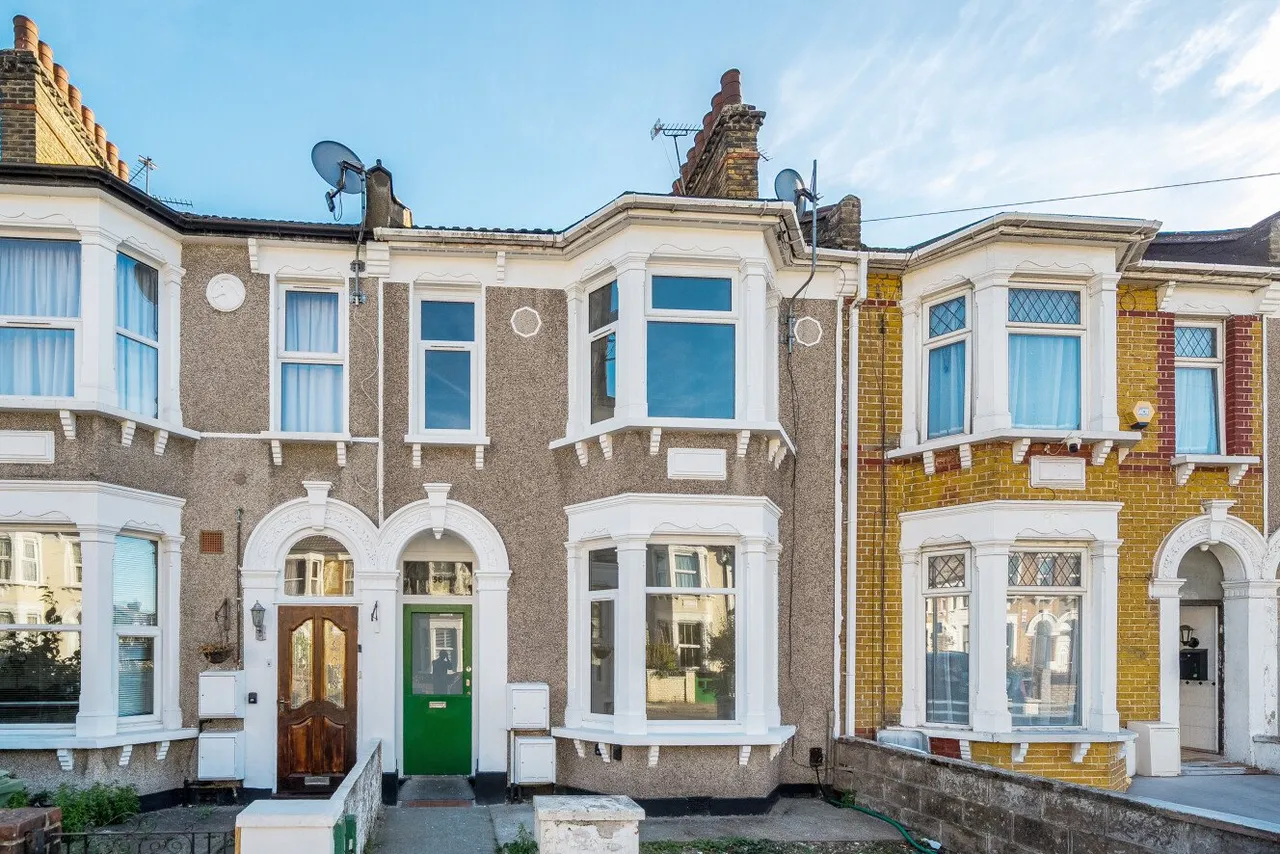 Honley Road, London, SE6, photo 3