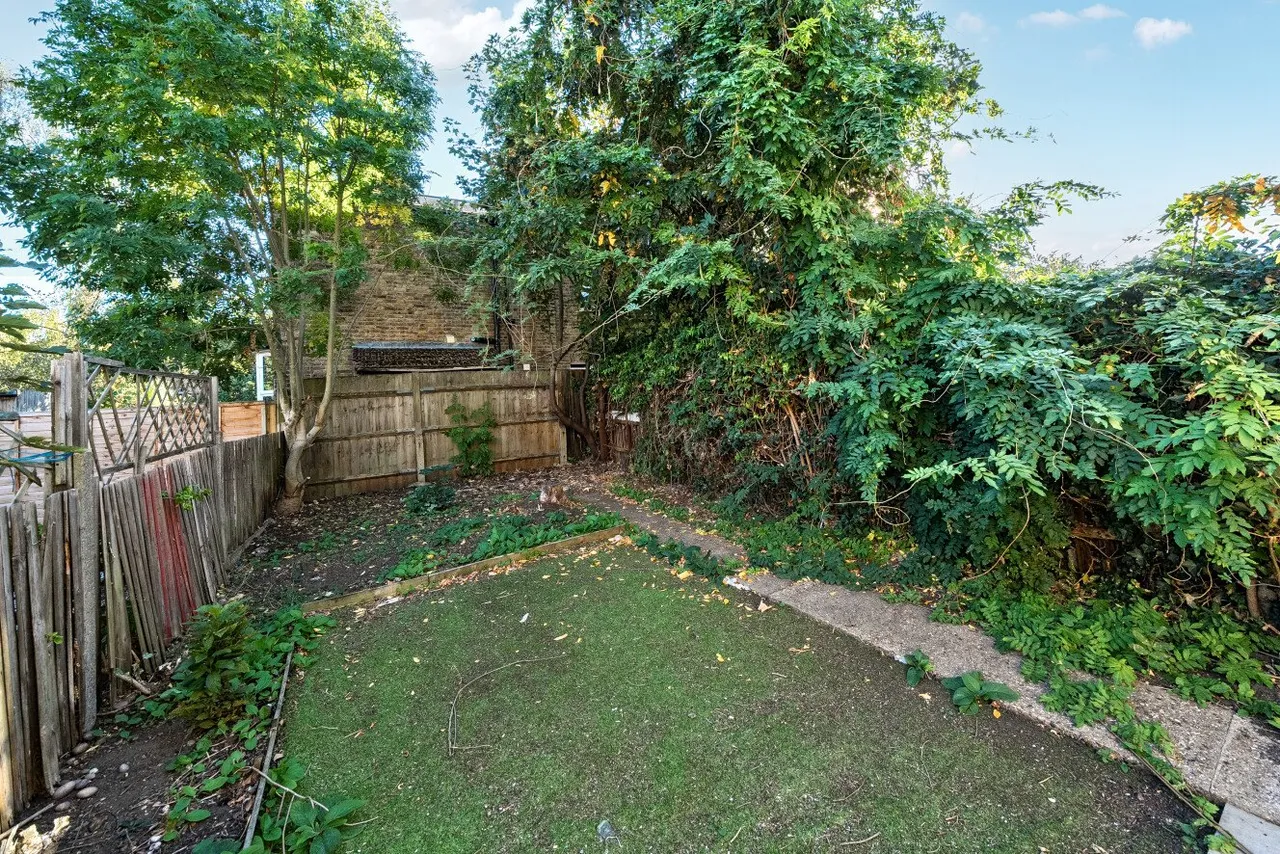 Honley Road, London, SE6, photo 14
