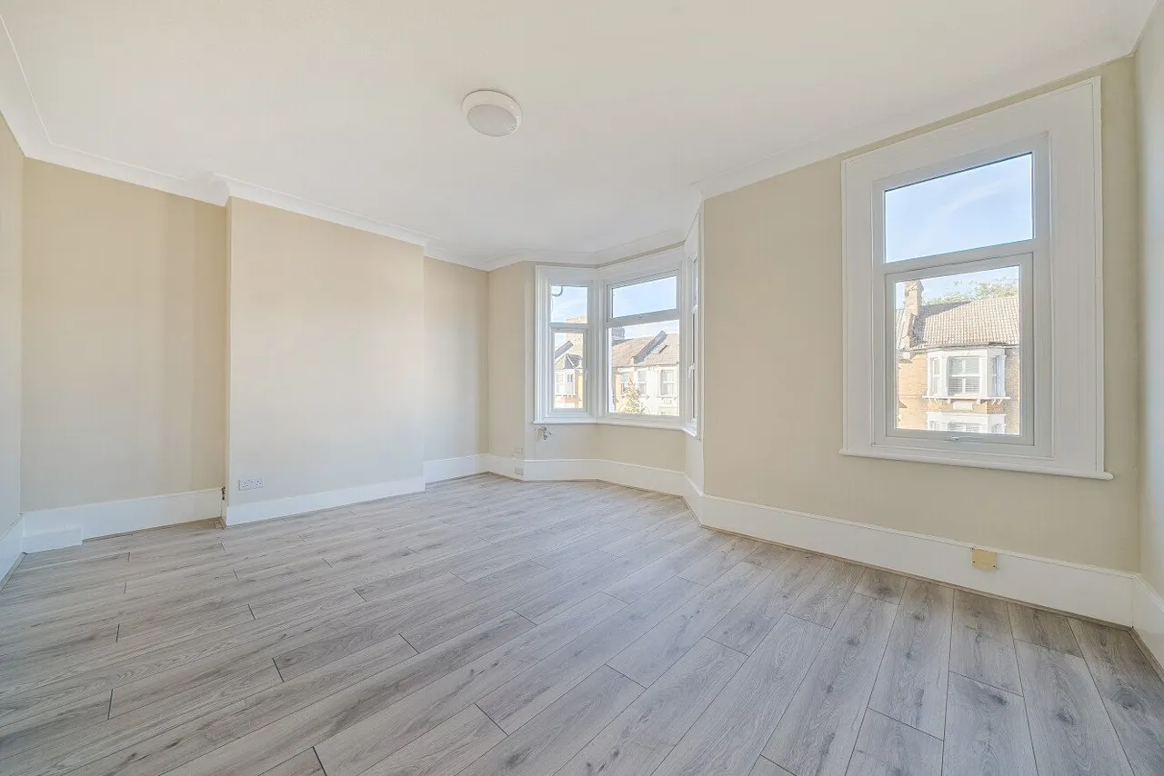 4 bed house to rent, Honley Road, London, SE6