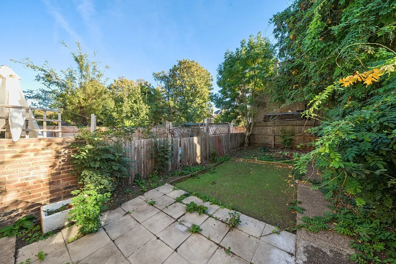 Honley Road, London, SE6, photo 13