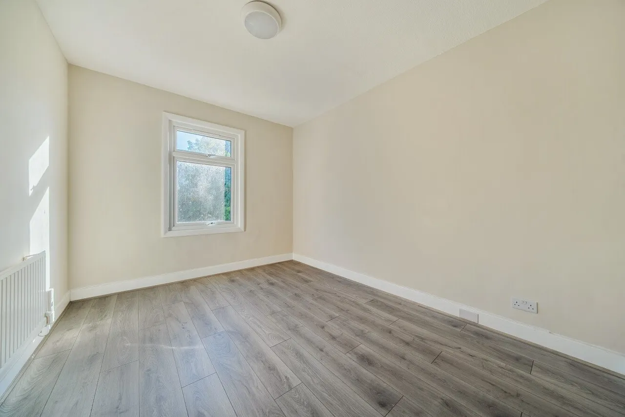 Honley Road, London, SE6, photo 9