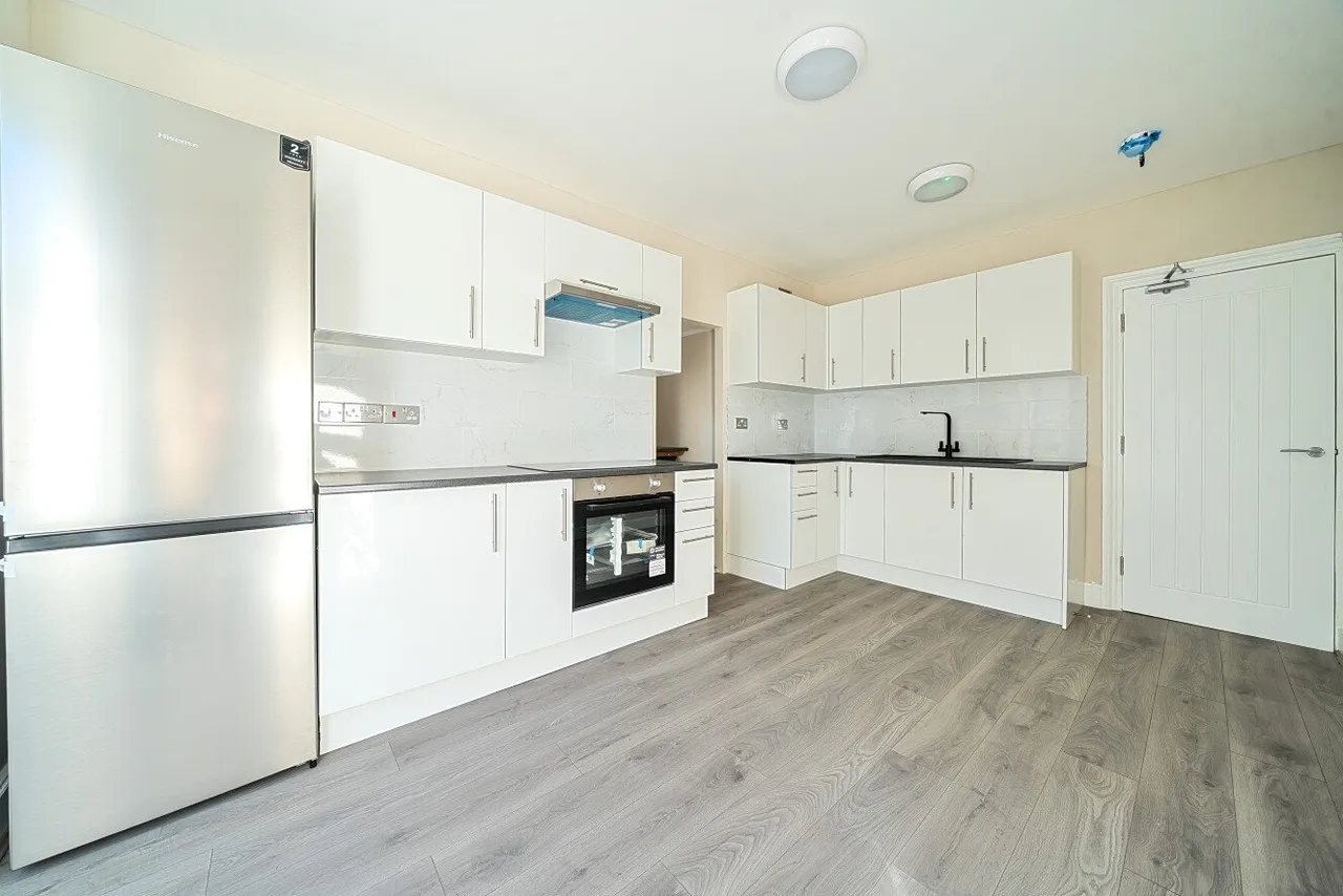 Honley Road, London, SE6, photo 5