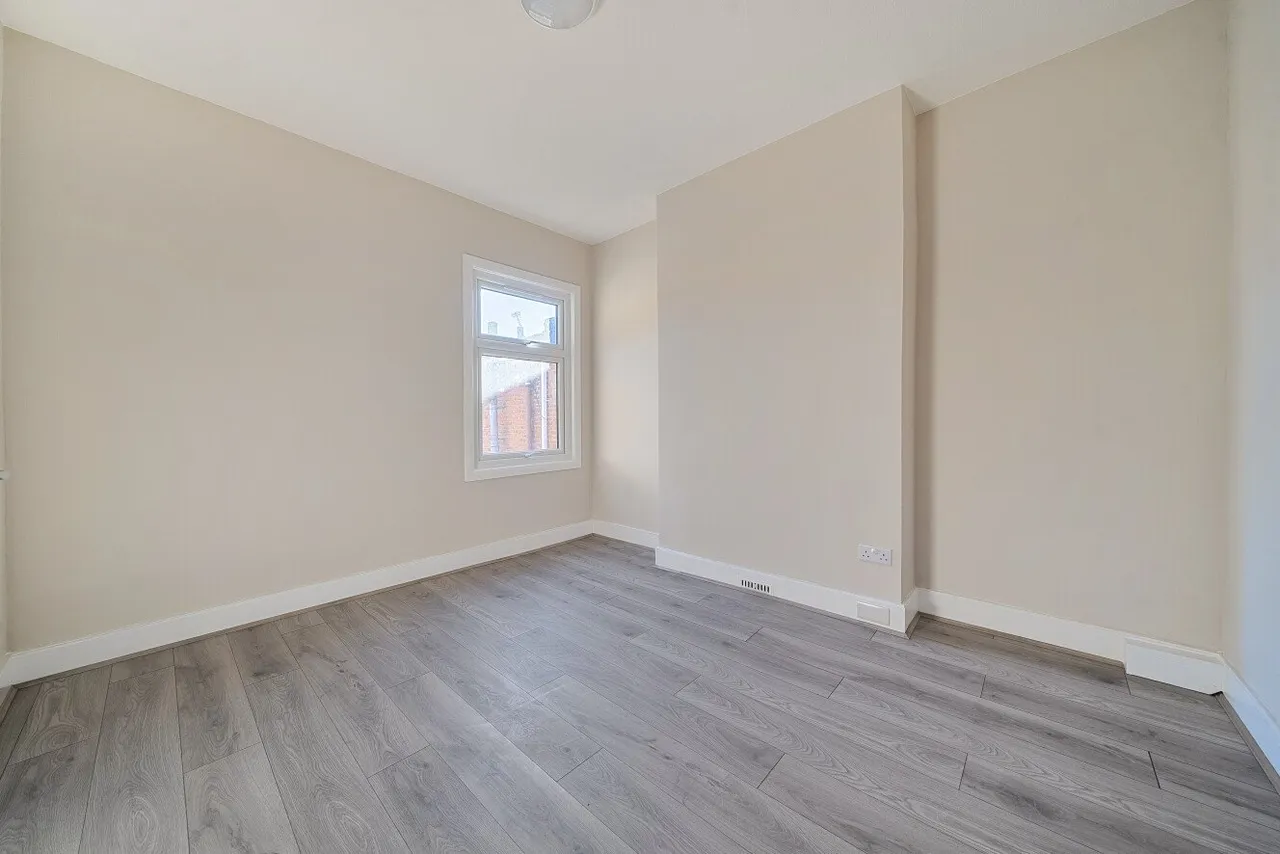 Honley Road, London, SE6, photo 10