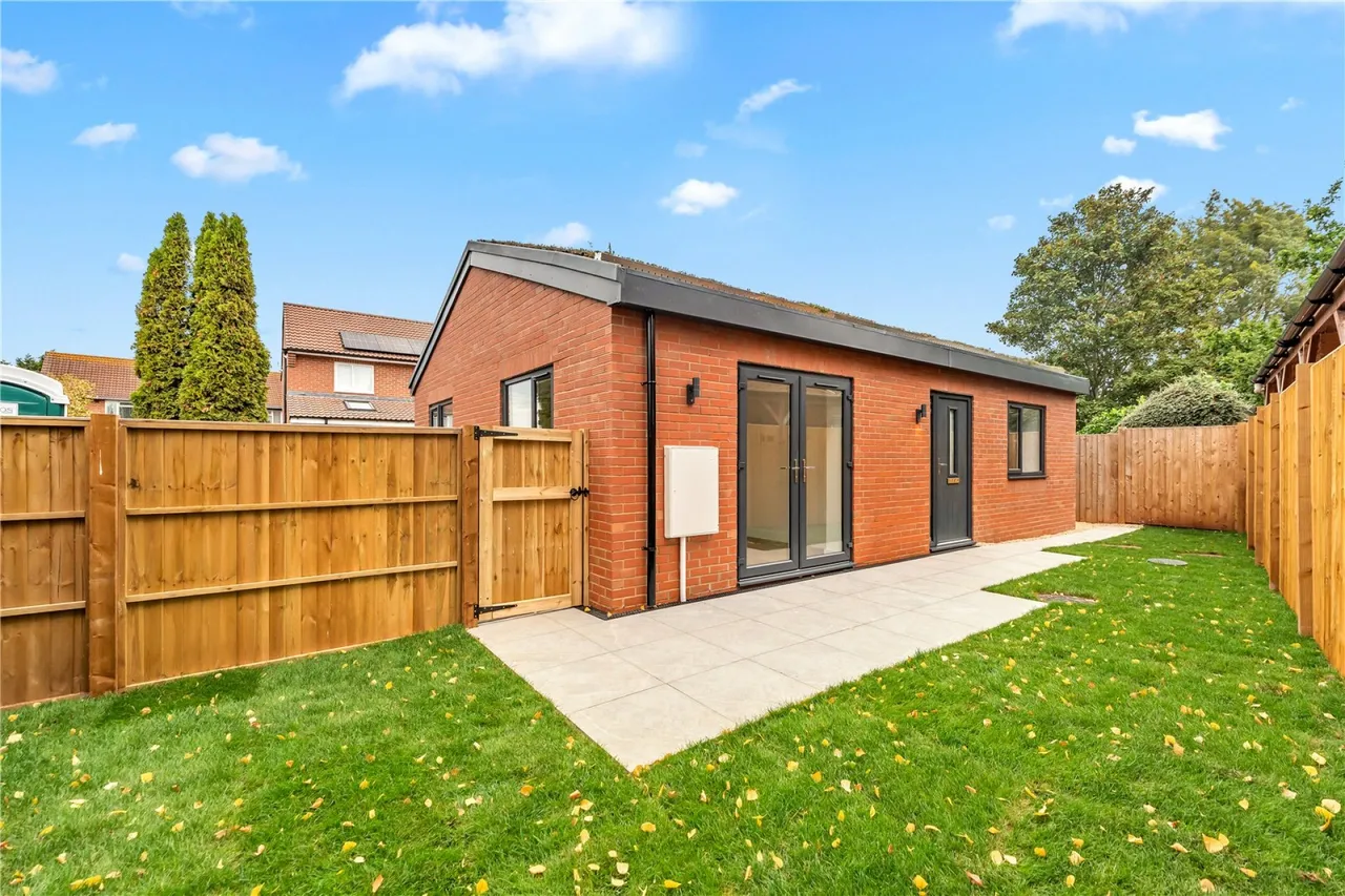 2 bed house for sale, Stanshaw Road, Bristol, BS16