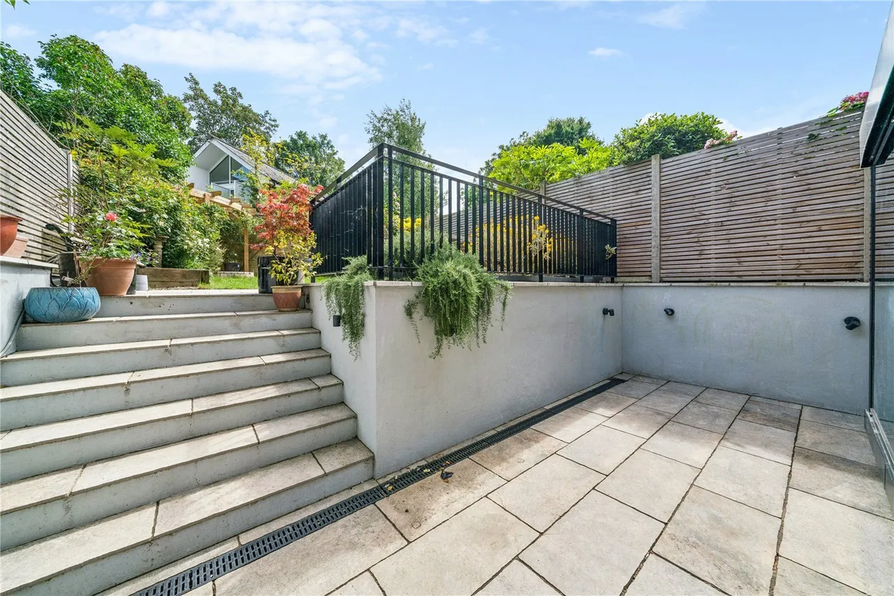Endlesham Road, London, SW12, photo 12