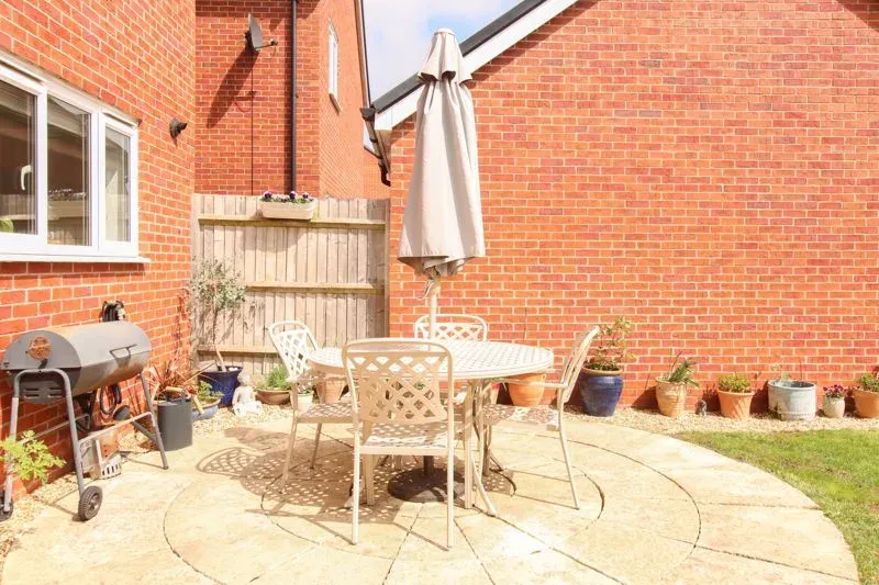 Hewgal Way, Aston Clinton, Buckinghamshire, HP22 5NP, photo 12