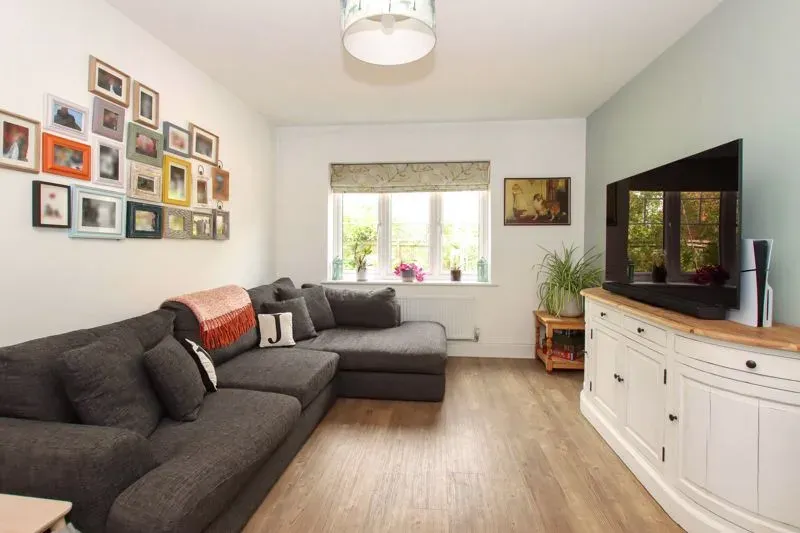 Hewgal Way, Aston Clinton, Buckinghamshire, HP22 5NP, photo 16