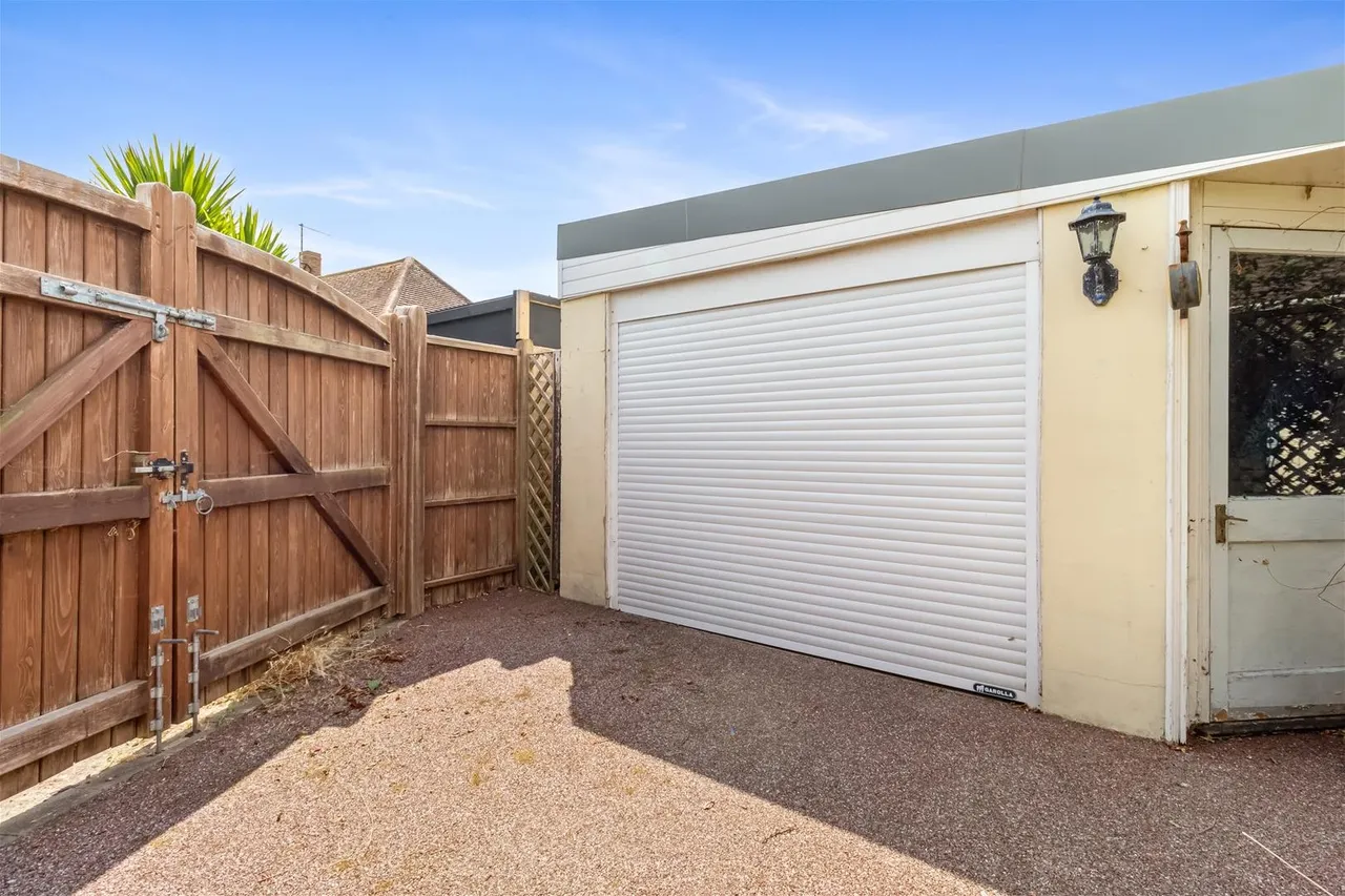 Beehive Lane, Ferring, Ferring Worthing, photo 15