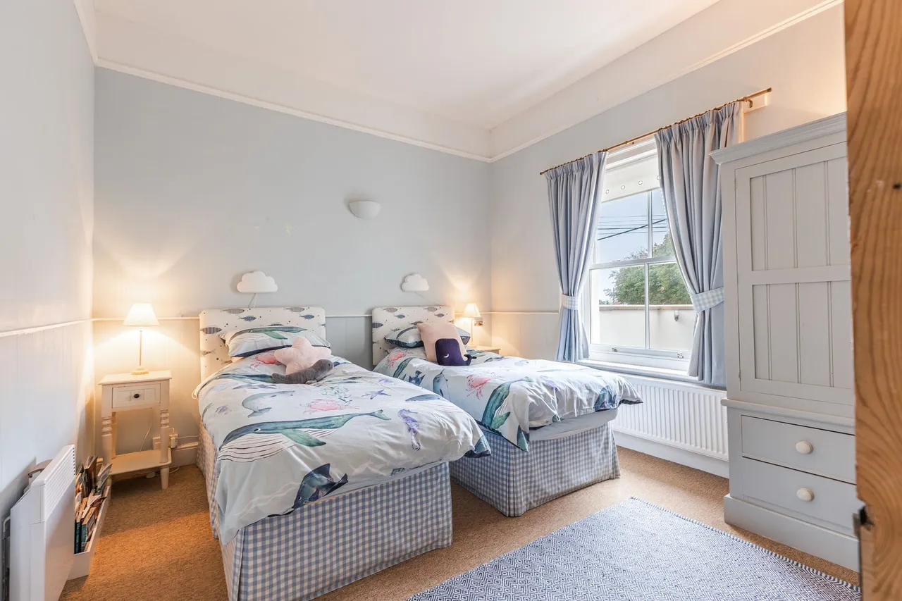 Grand Two Bedroom Apartment in Wells-, photo 6