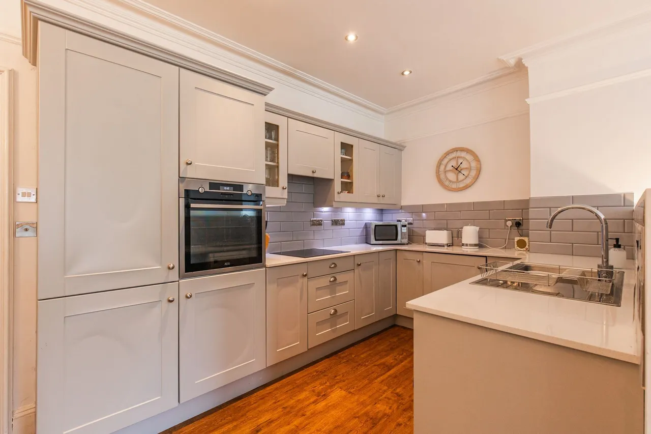 Grand Two Bedroom Apartment in Wells-, photo 5
