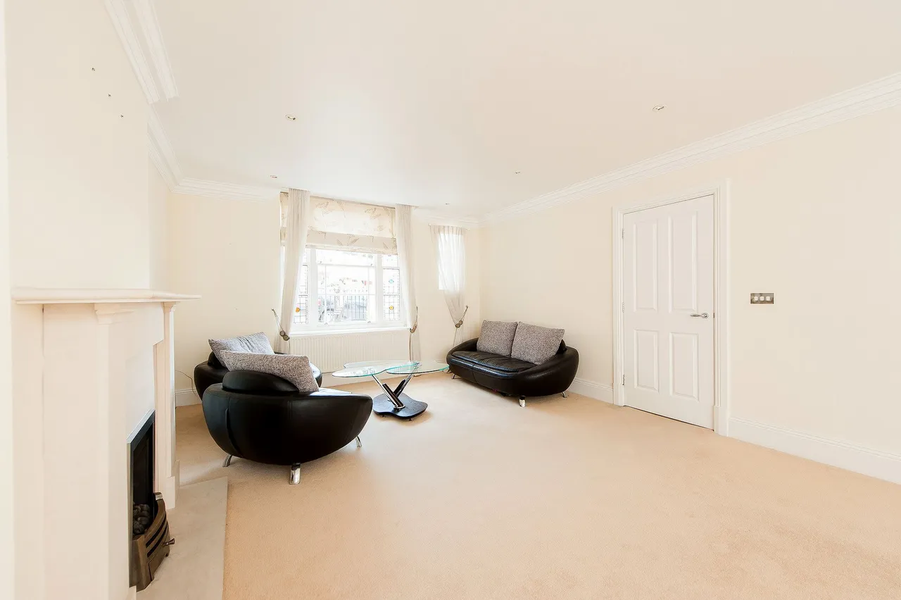 88 High Street, Harrow, photo 9