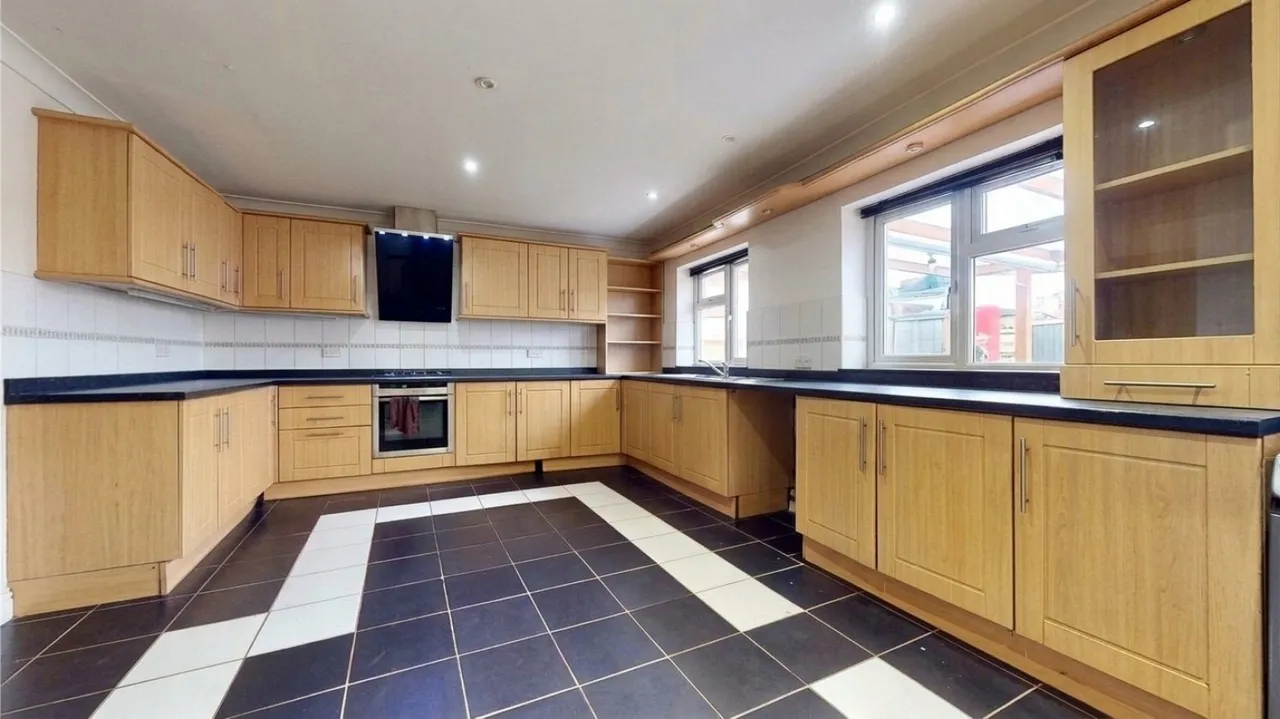 Betham Road, Greenford, UB6, photo 18