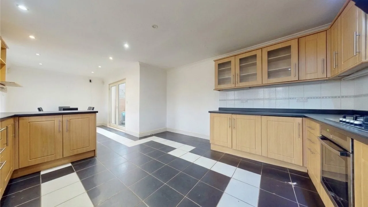 Betham Road, Greenford, UB6, photo 12
