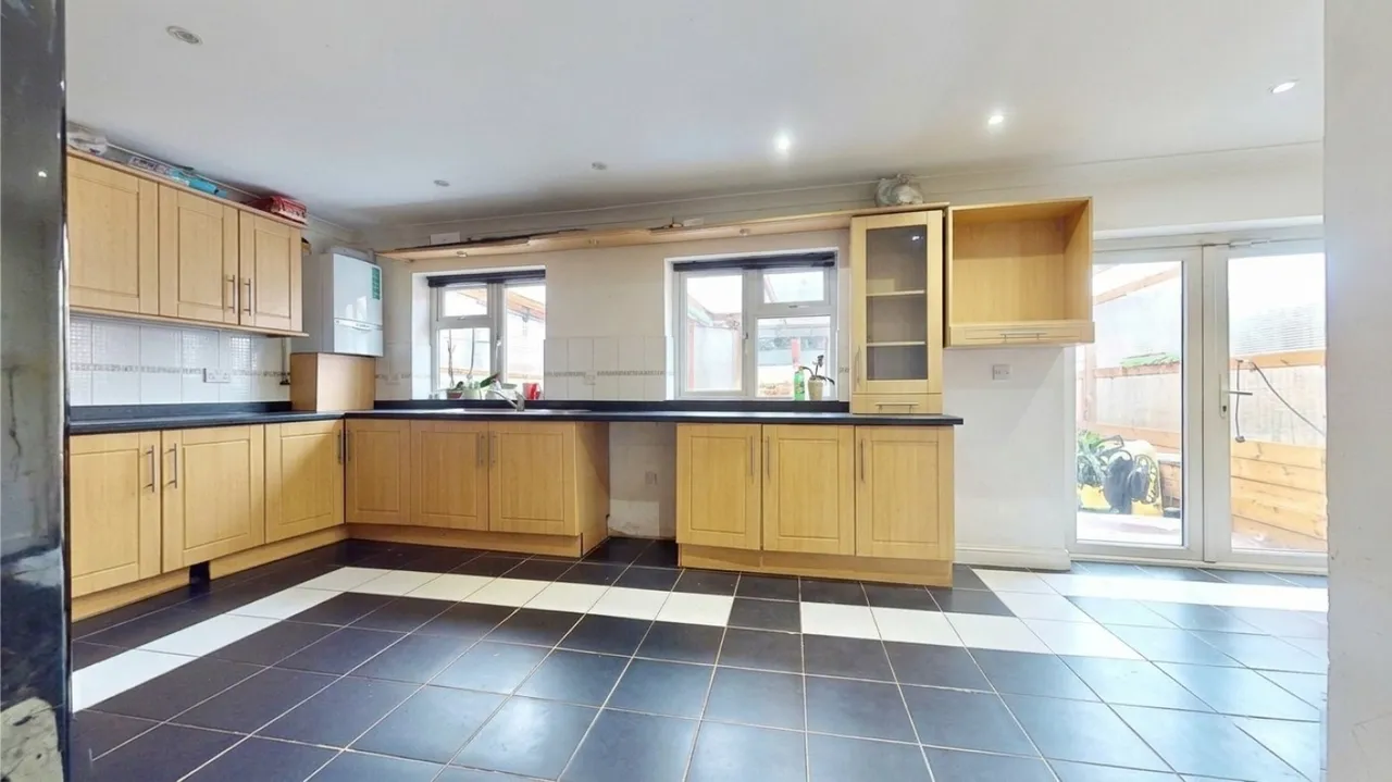 Betham Road, Greenford, UB6, photo 17