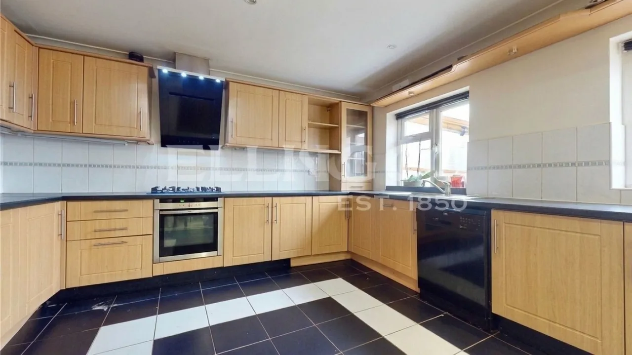 Betham Road, Greenford, UB6, photo 14
