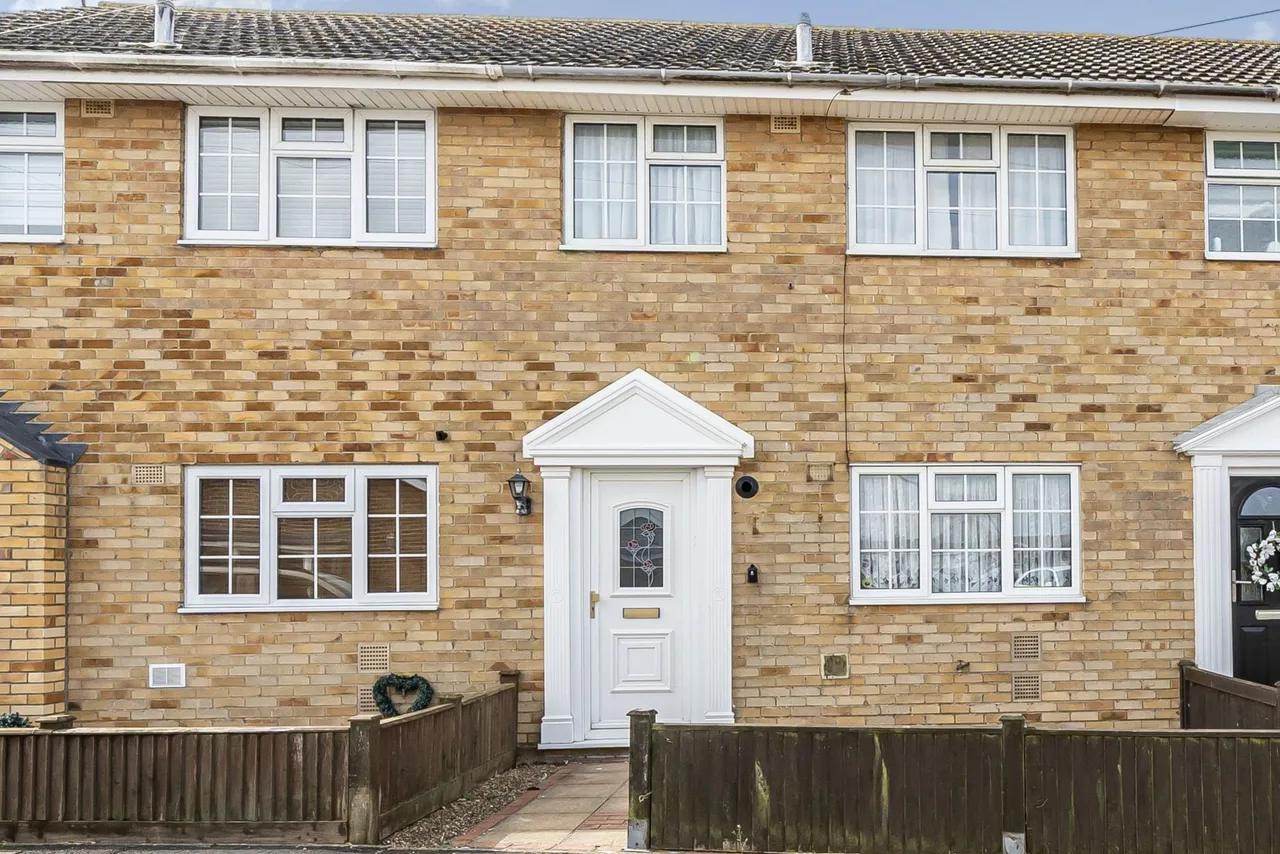 3 bed property for sale, Glen Crescent, Selsey, PO20