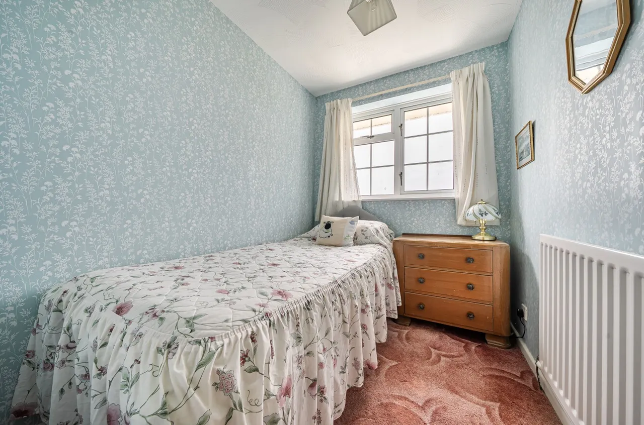 Glen Crescent, Selsey, PO20, photo 11