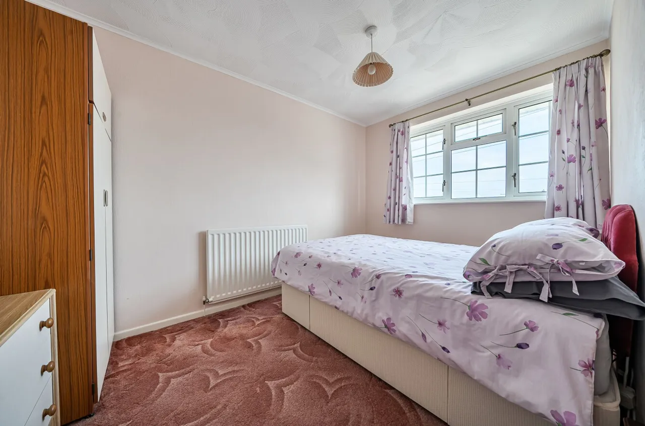 Glen Crescent, Selsey, PO20, photo 10