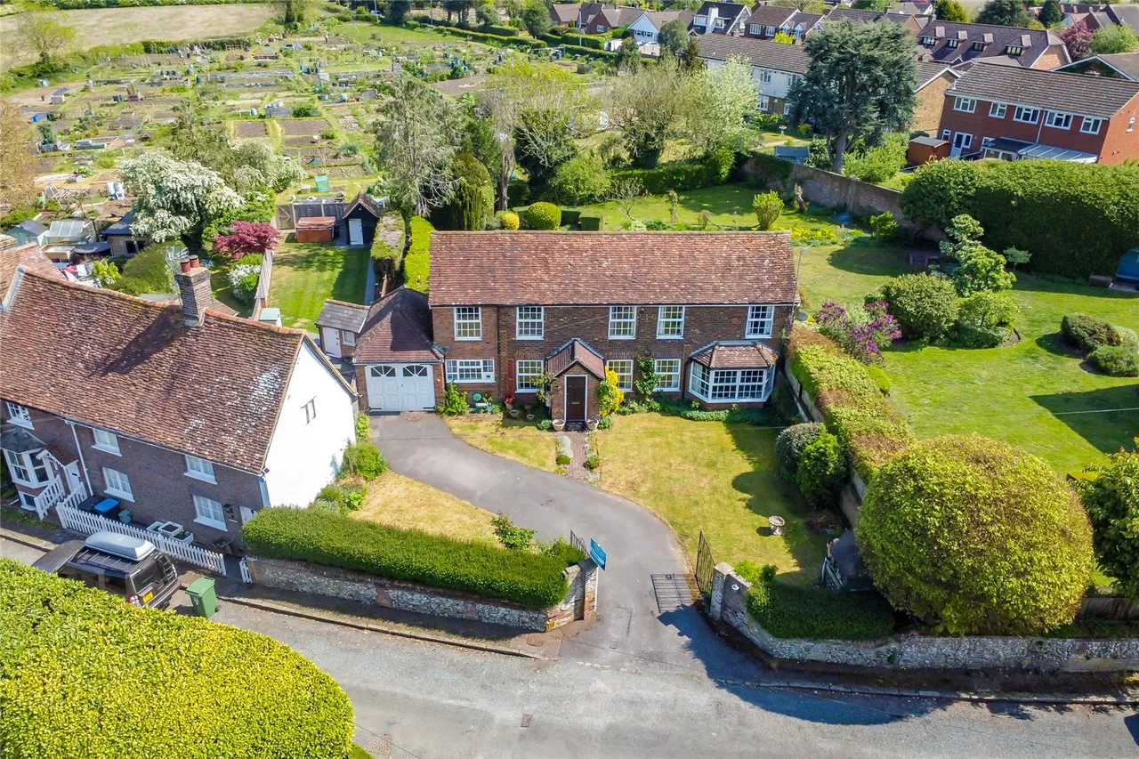 River Hill, Flamstead, Hertfordshire, AL3 8DA, photo 4