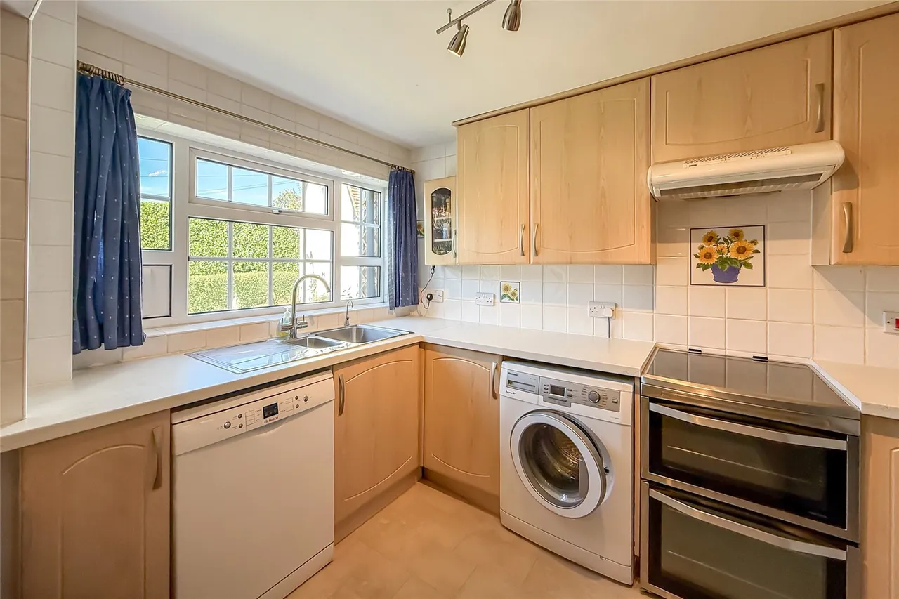 River Hill, Flamstead, Hertfordshire, AL3 8DA, photo 2