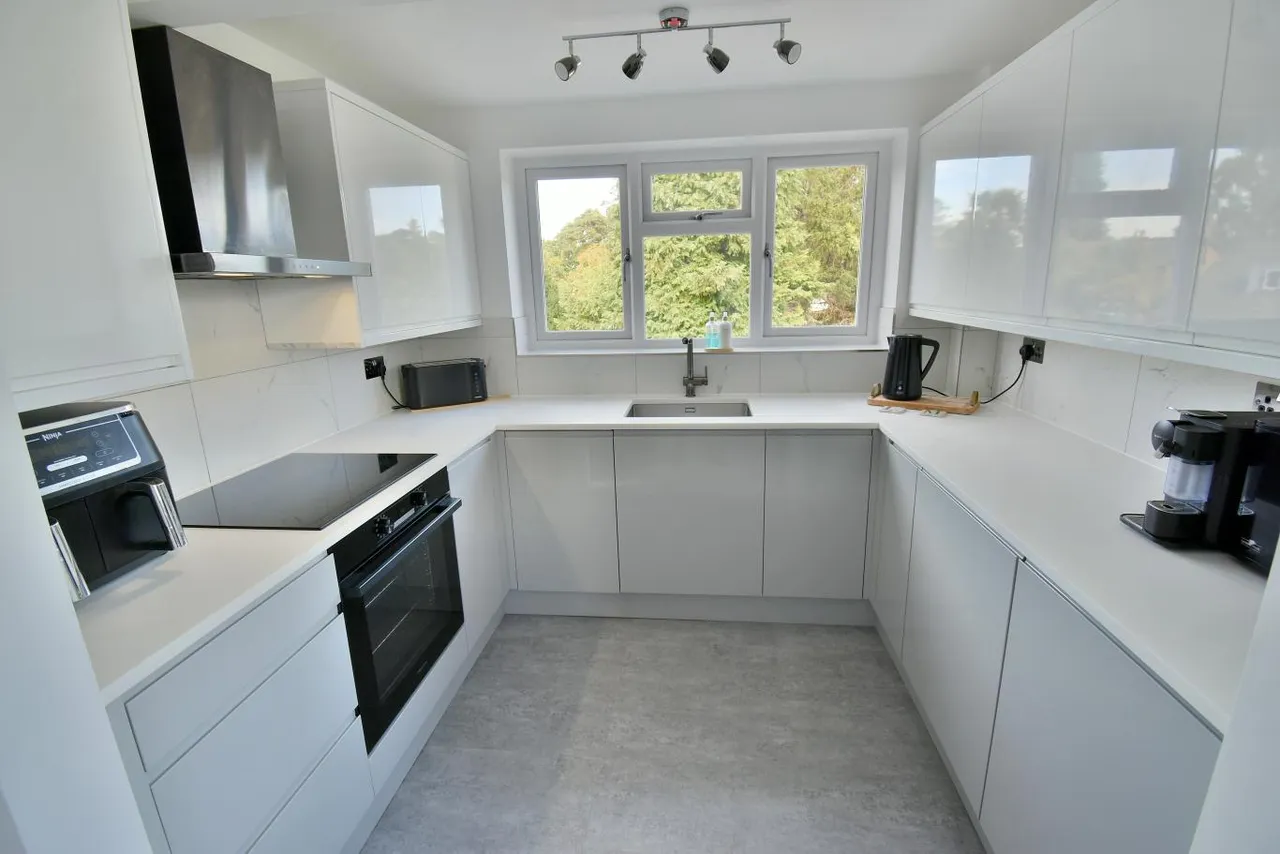 The Pines, BH22, photo 2