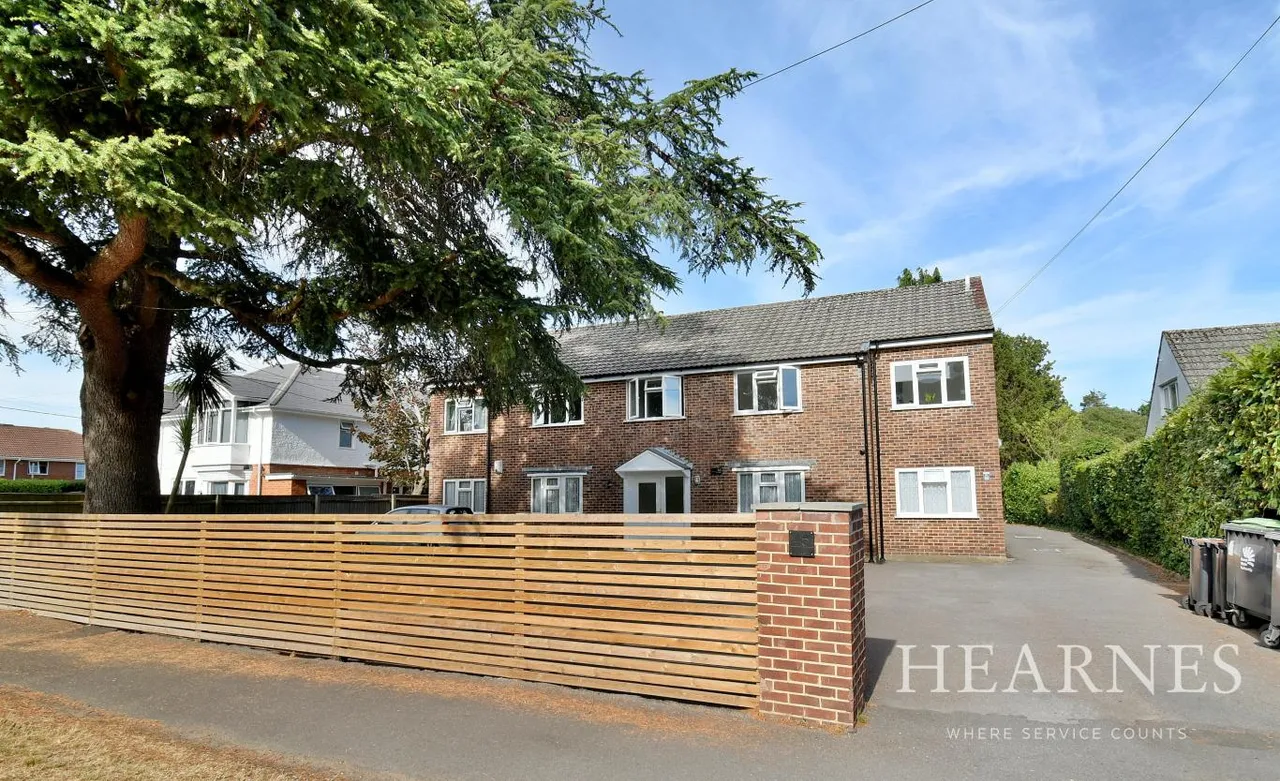 2 bed flat for sale, The Pines, BH22