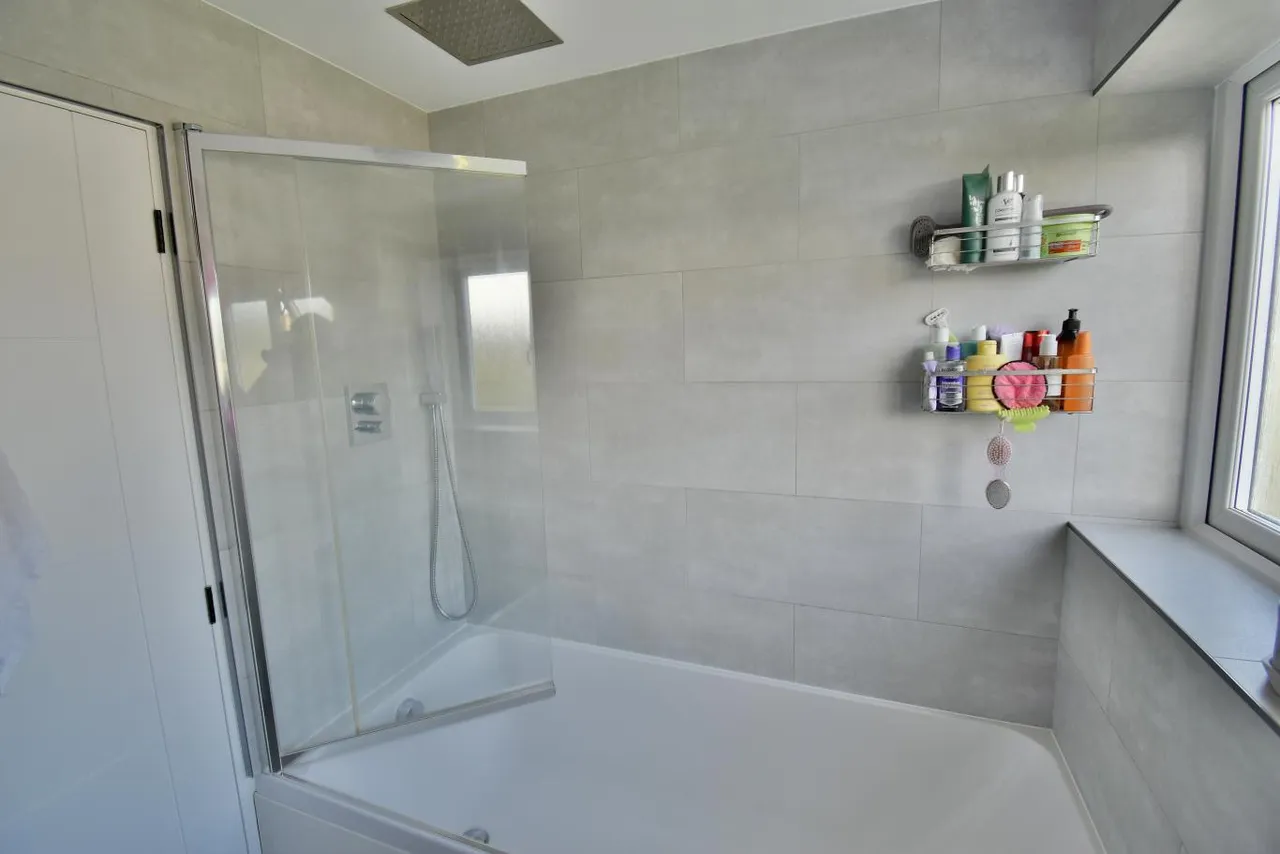 The Pines, BH22, photo 8