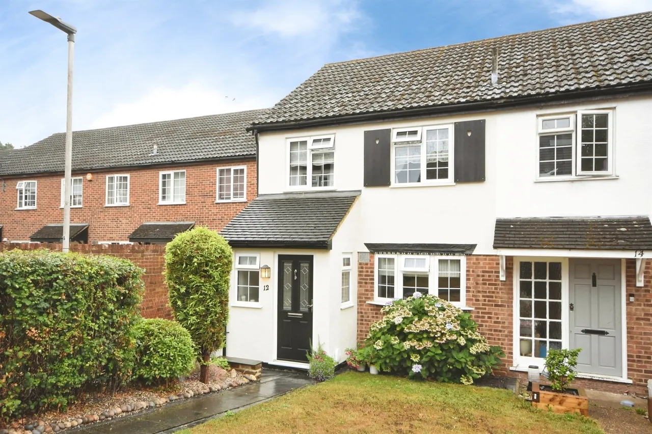 3 bed house for sale — Doublet Mews, Billericay