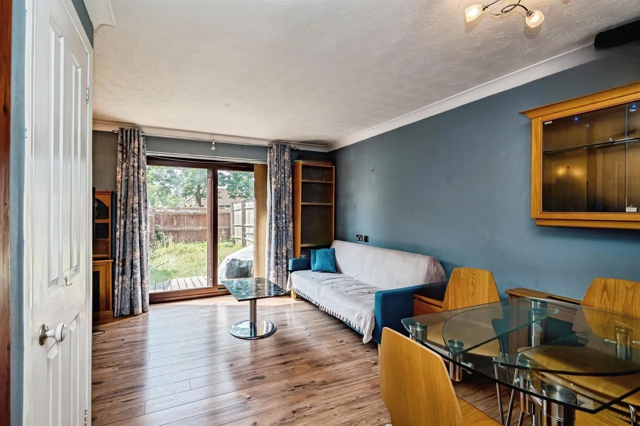 2 bed house for sale — Parslow Close, Aylesbury