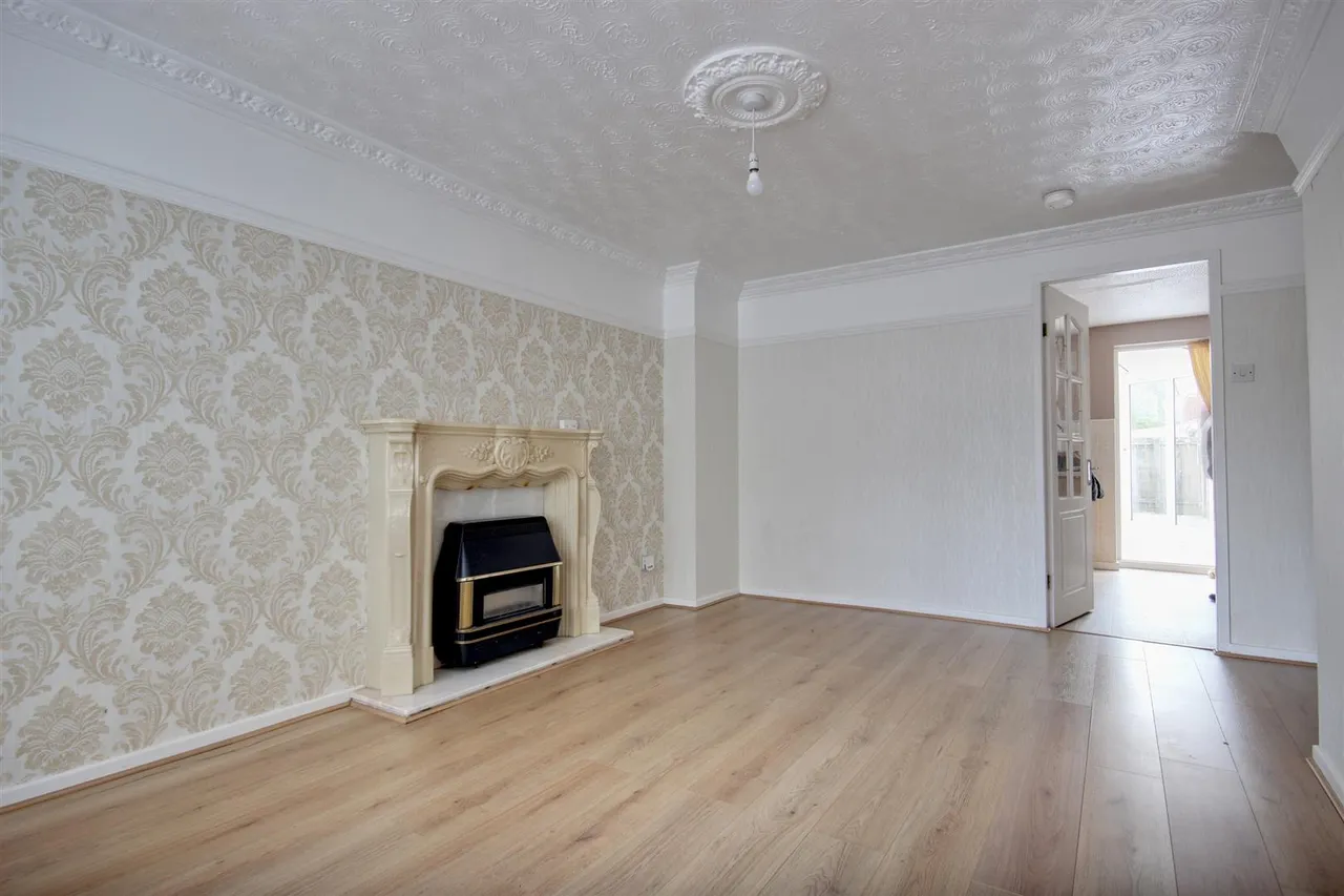 Swallowfield Drive, Hull, photo 5