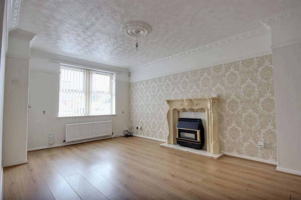 Swallowfield Drive, Hull, photo 3