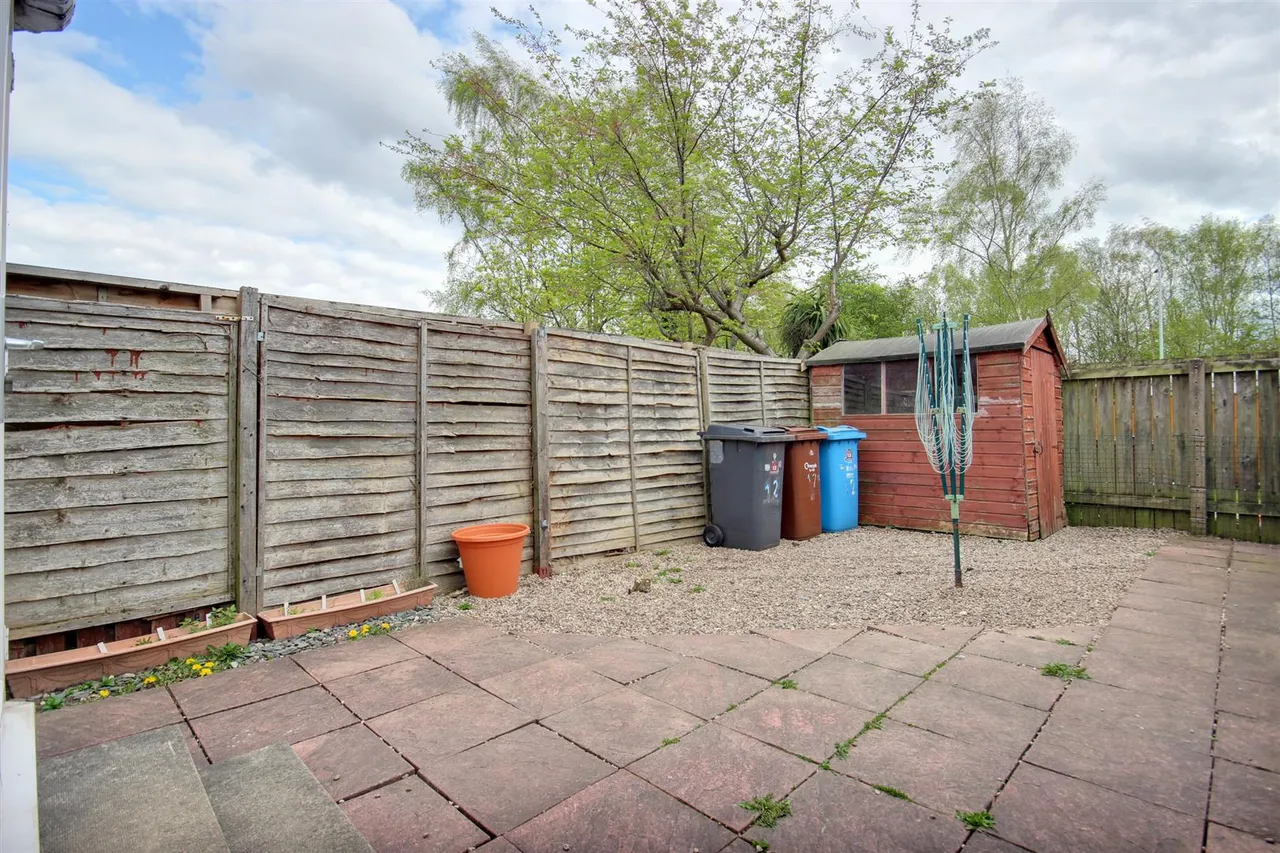 Swallowfield Drive, Hull, photo 4